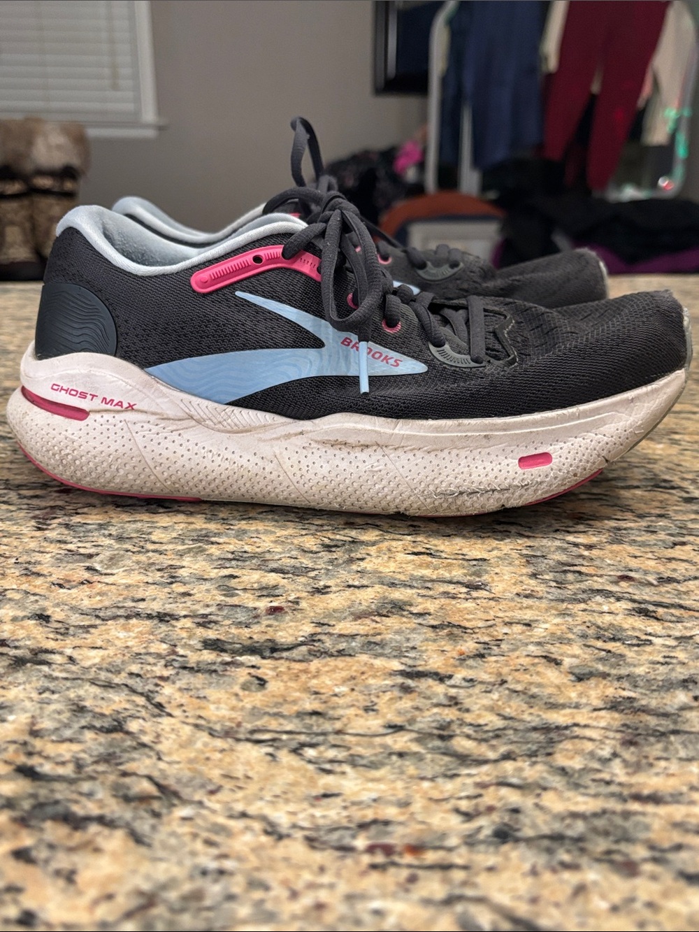 Brooks Ghost Max Black Pink Running Shoes Sneakers Size 7.5 - Picture 5 of 11